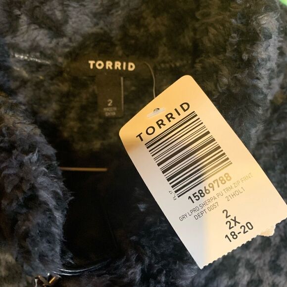 Torrid Sherpa Coat - Picture 3 of 3